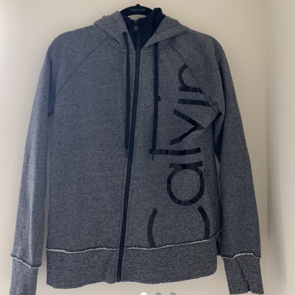 NWOT Gray Calvin Klein Logo Fleece Sweatshirt 🤍🍂
